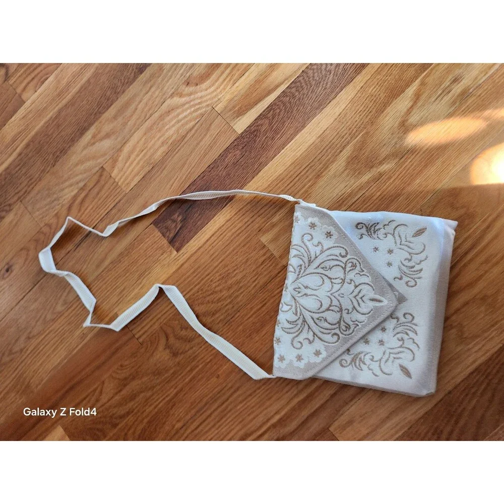Elegant Portable Prayer Rug with Matching Bag